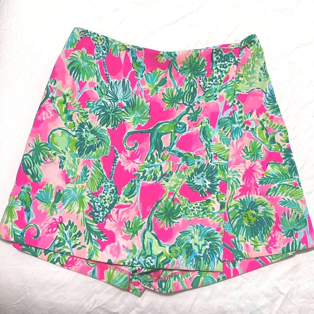 🚫 SOLD Lilly Pulitzer Cassia Skort Size 4 Raz Berry Catty Shack